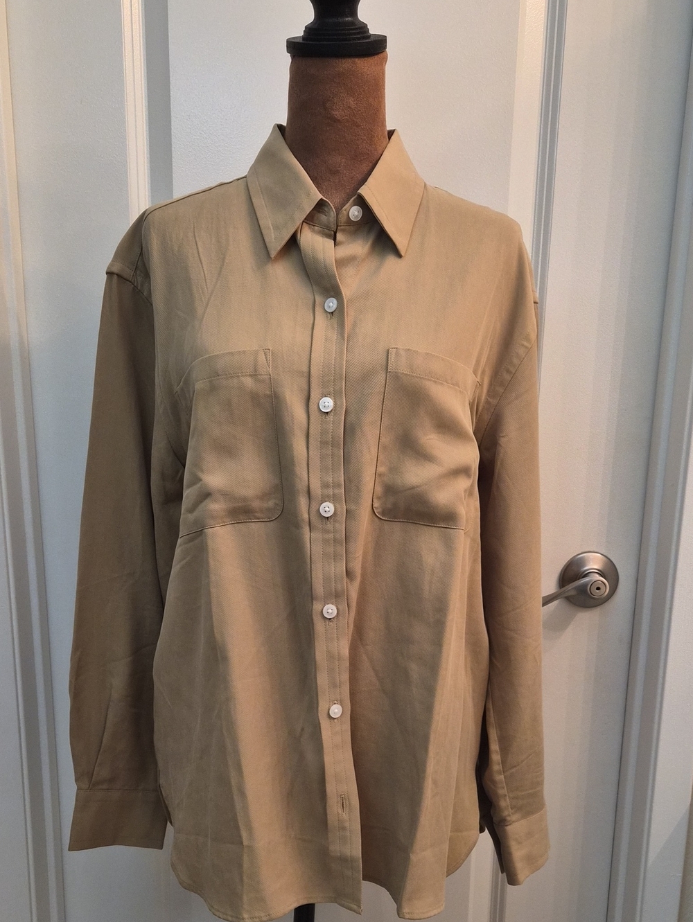 Banana Republic Women's Button-Down Shirt in Khaki Tan